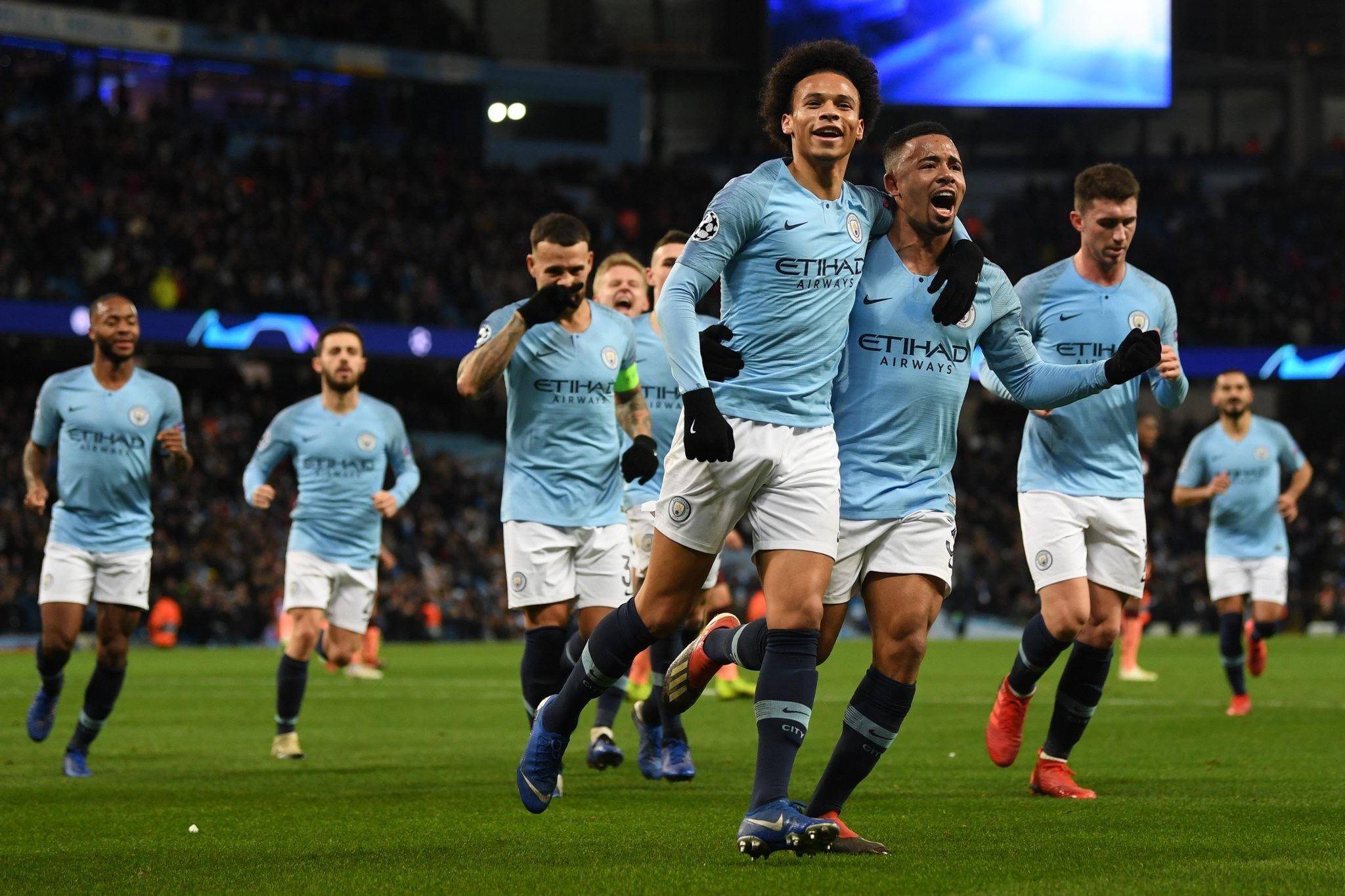 他是全队的 他是全队的